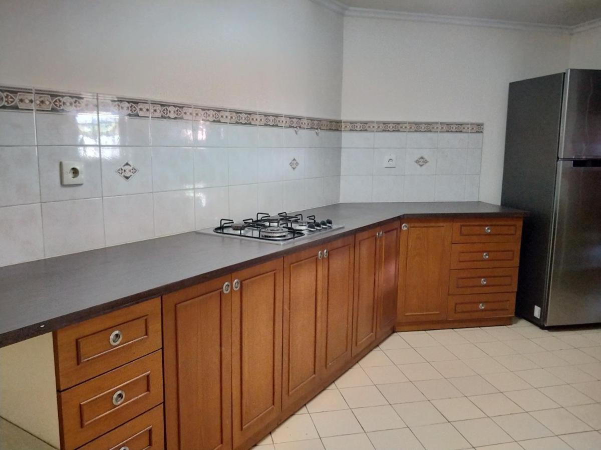 Apartemen Puncak Marina Σουραμπάγια Εξωτερικό φωτογραφία